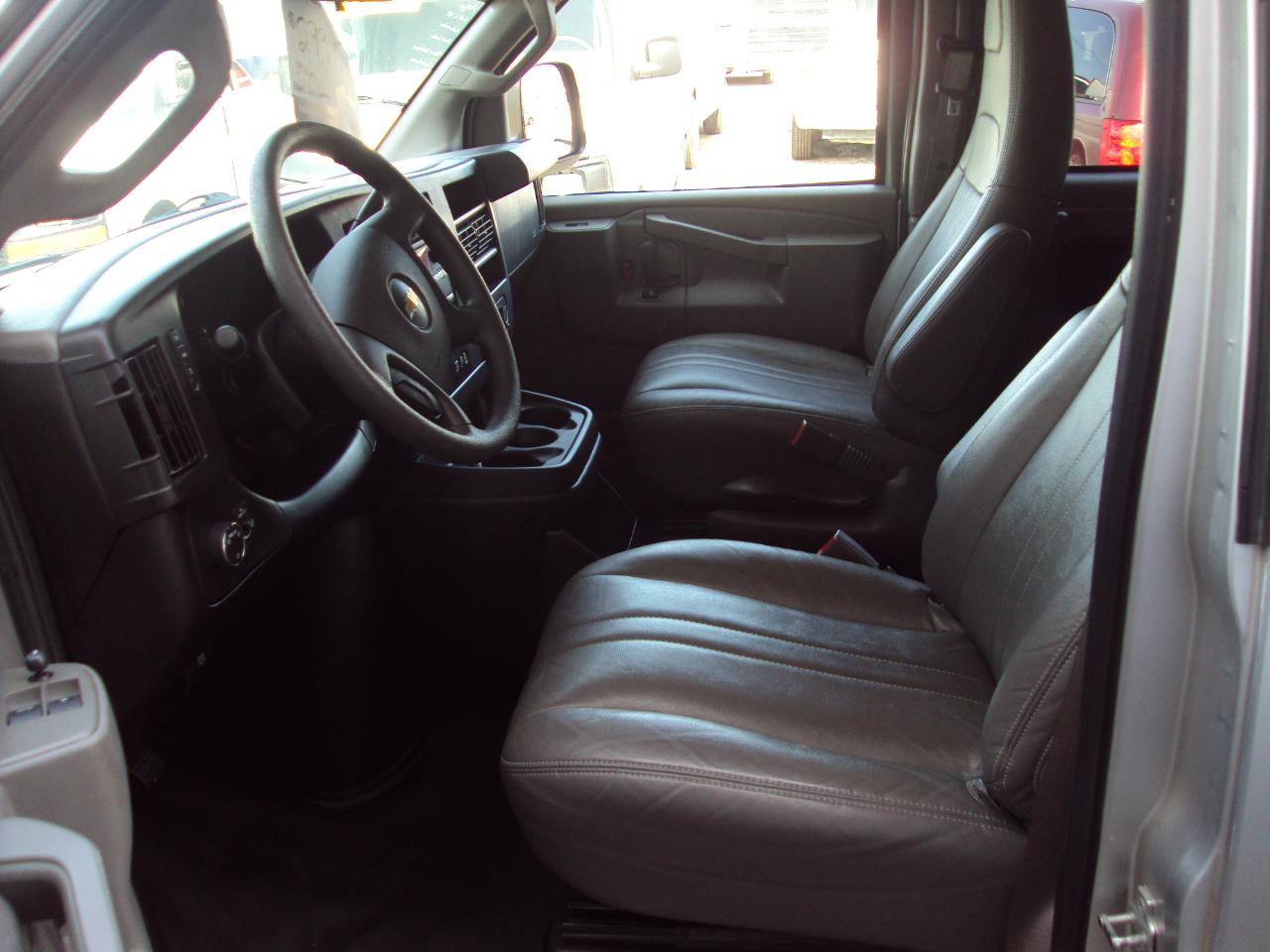 Chevrolet Express Passenger  2019