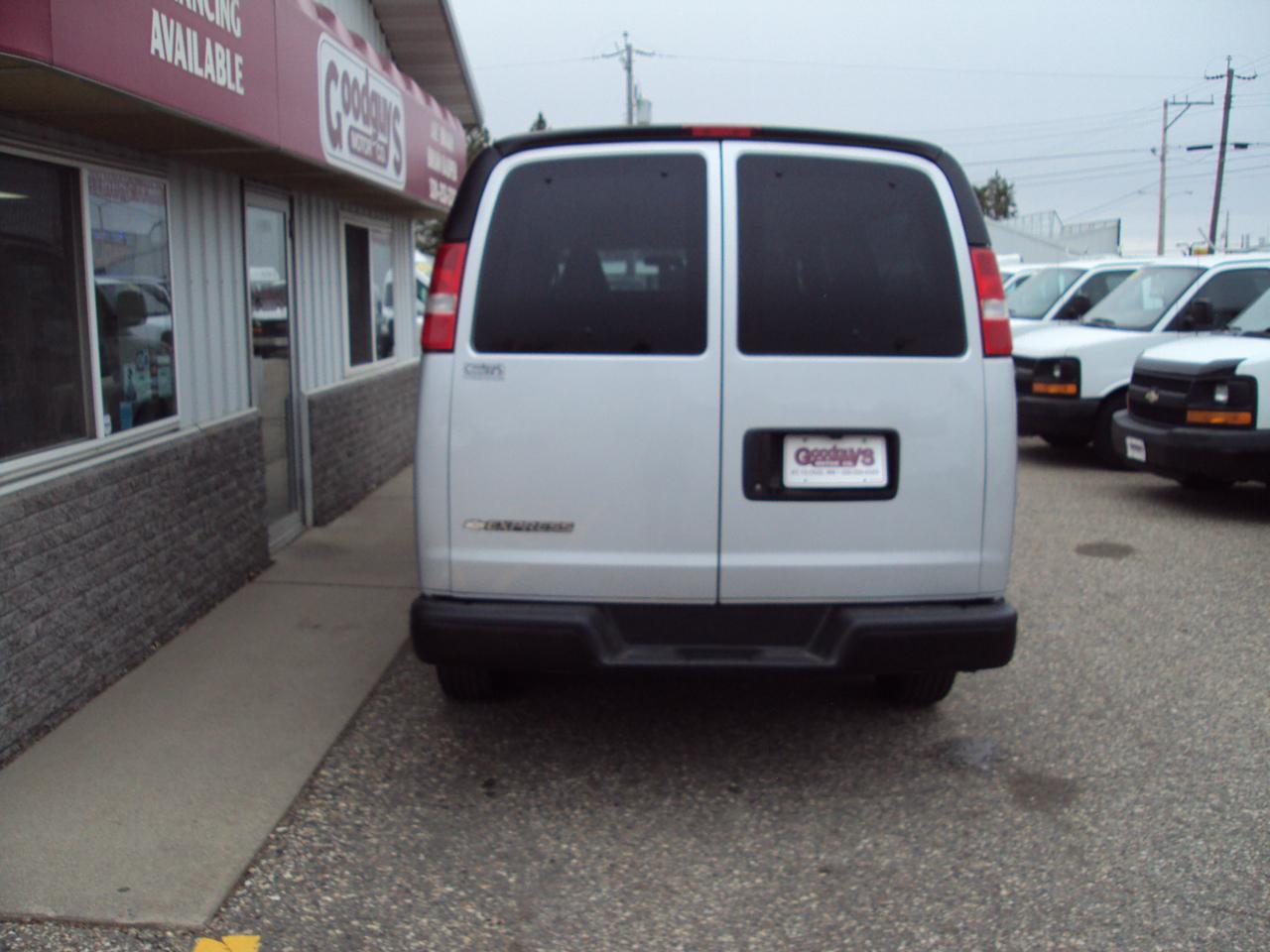 Chevrolet Express Passenger  2019