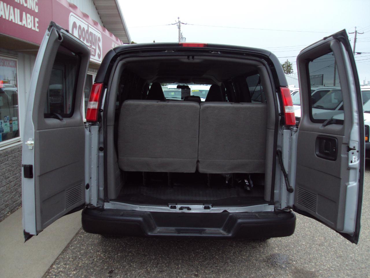 Chevrolet Express Passenger  2019