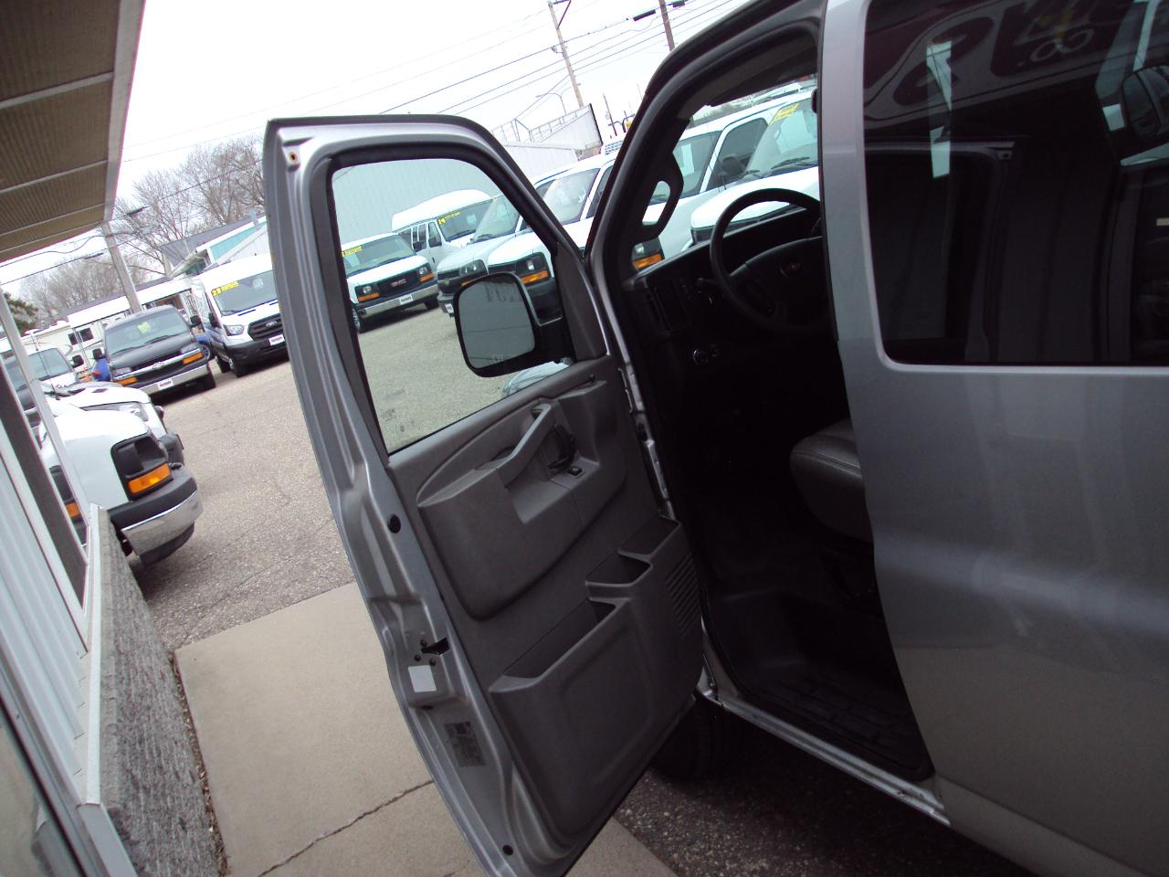 Chevrolet Express Passenger  2019