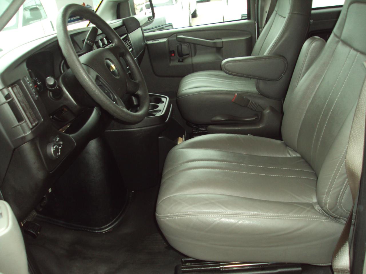 Chevrolet Express Passenger  2019