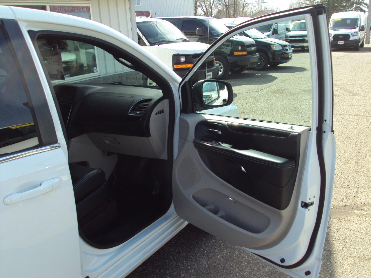 Dodge Grand Caravan  2020