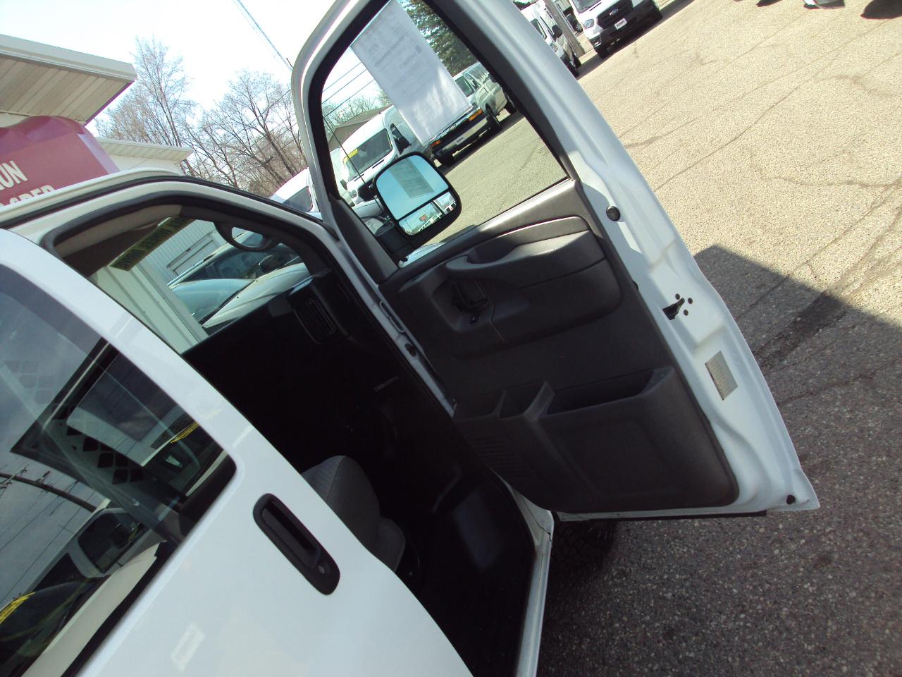 Chevrolet Express Cargo Van AWD 1500 135" 2013