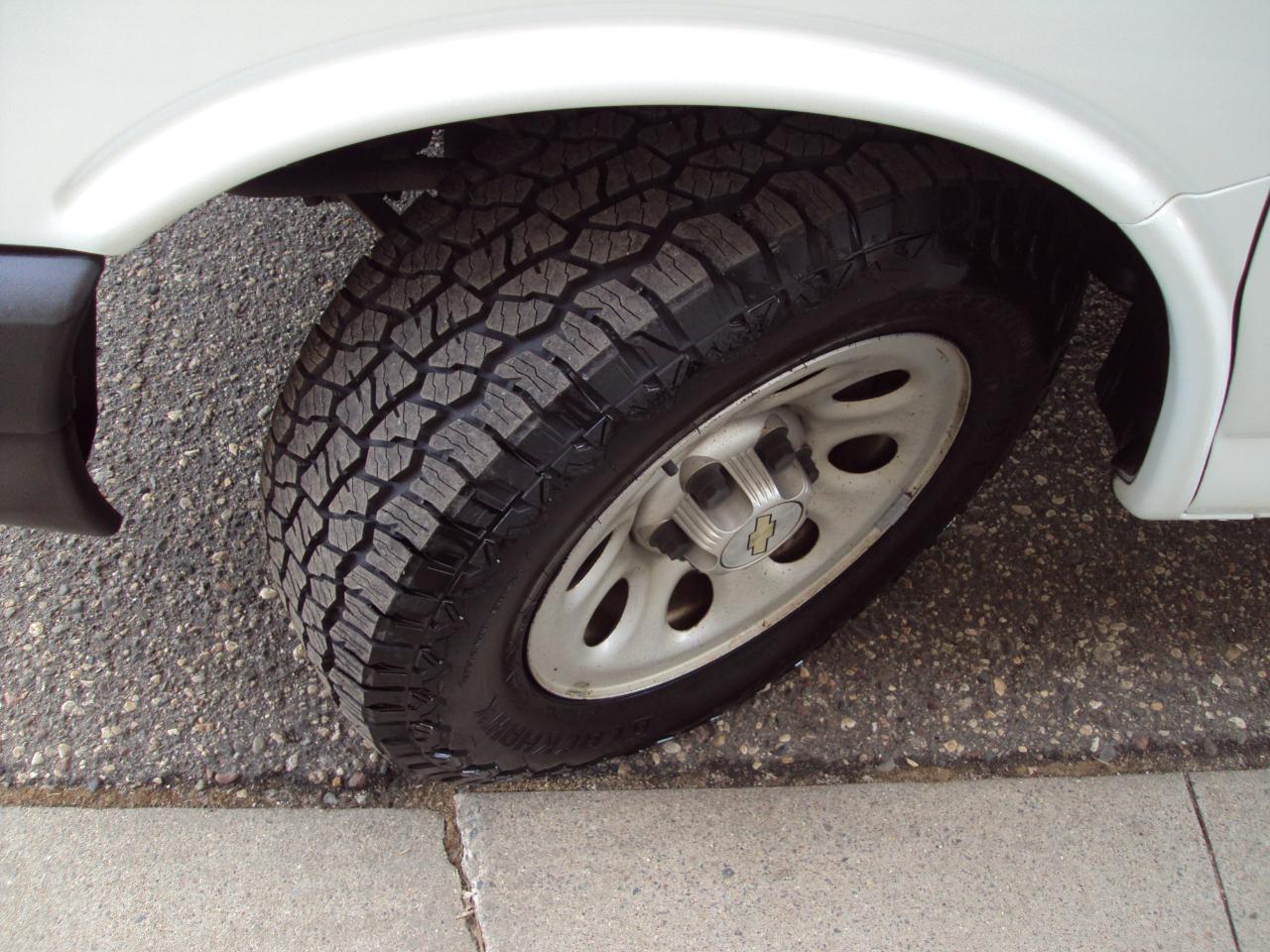 Chevrolet Express Cargo Van AWD 1500 135" 2013