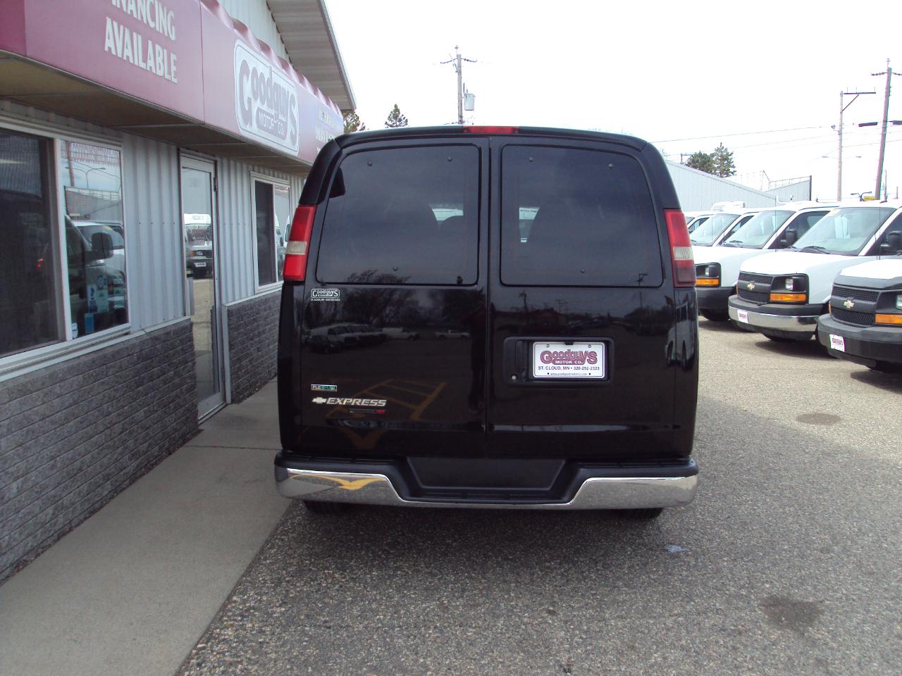 Chevrolet Express Passenger  2011