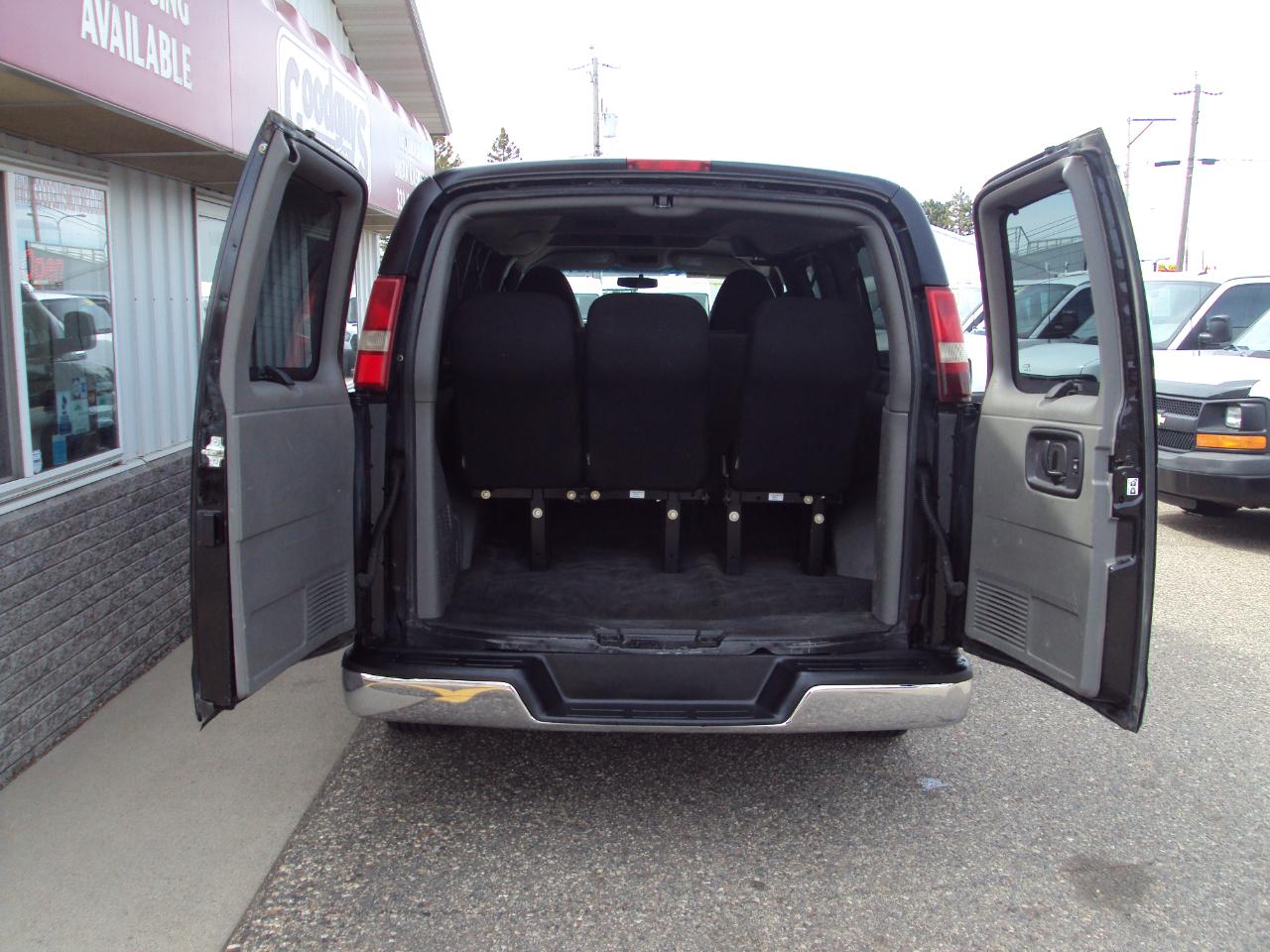 Chevrolet Express Passenger  2011