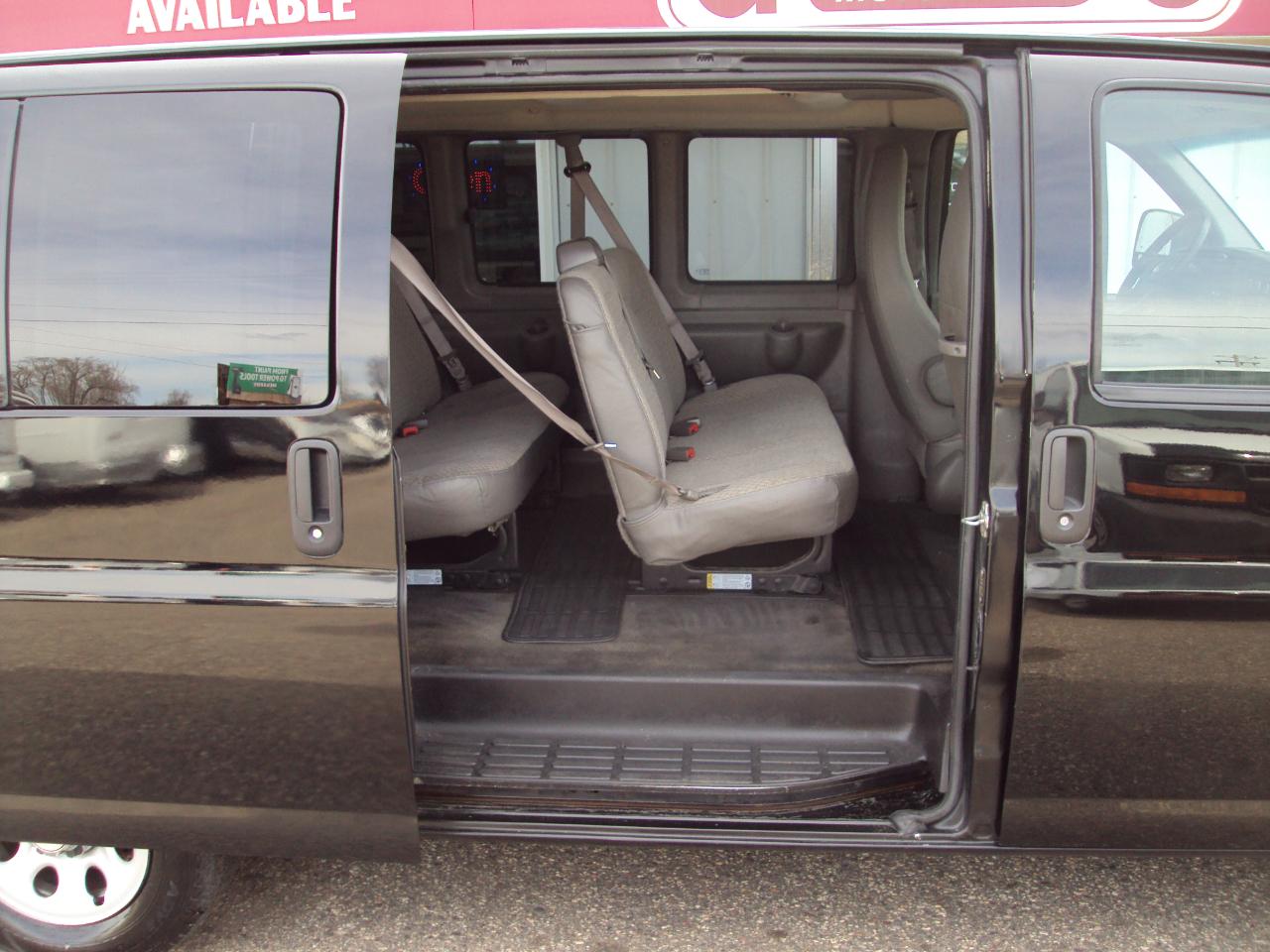 Chevrolet Express Passenger  2011