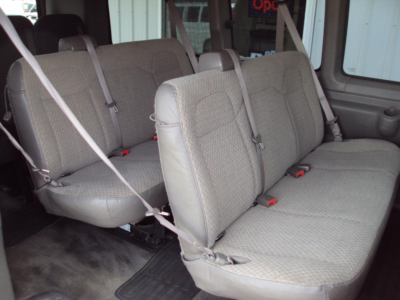 Chevrolet Express Passenger  2011