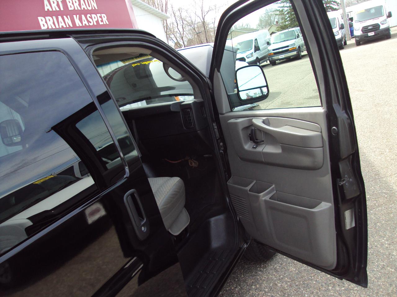 Chevrolet Express Passenger  2011
