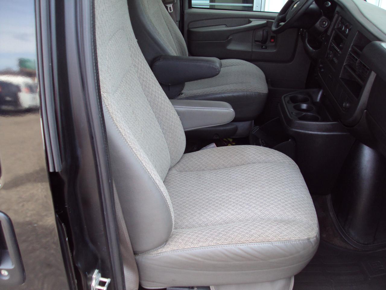 Chevrolet Express Passenger  2011