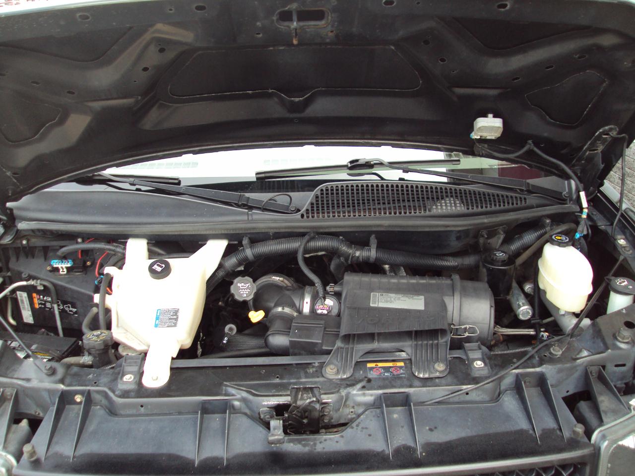 Chevrolet Express Passenger  2011