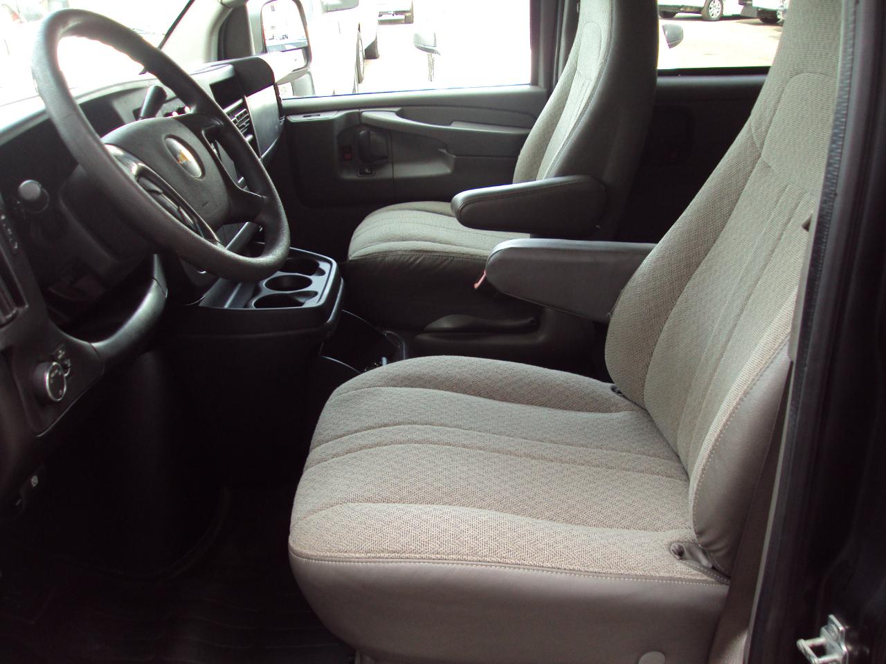 Chevrolet Express Passenger  2011