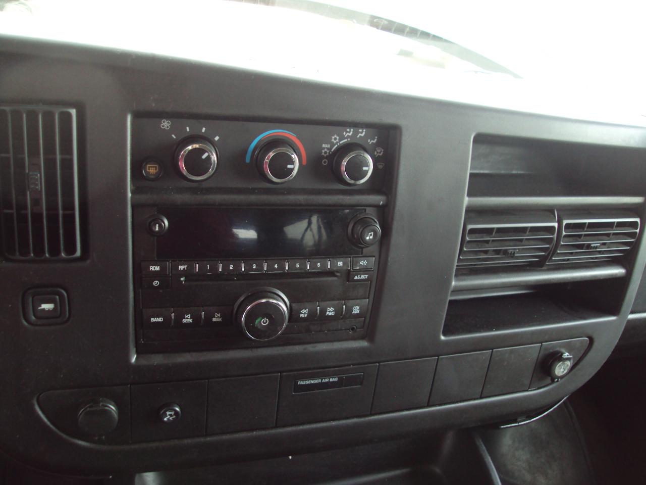 Chevrolet Express Passenger  2011