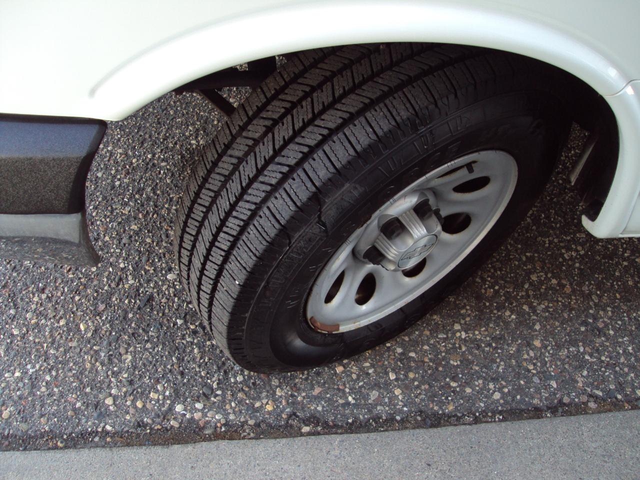 Chevrolet Express Cargo Van AWD 1500 135" 2012