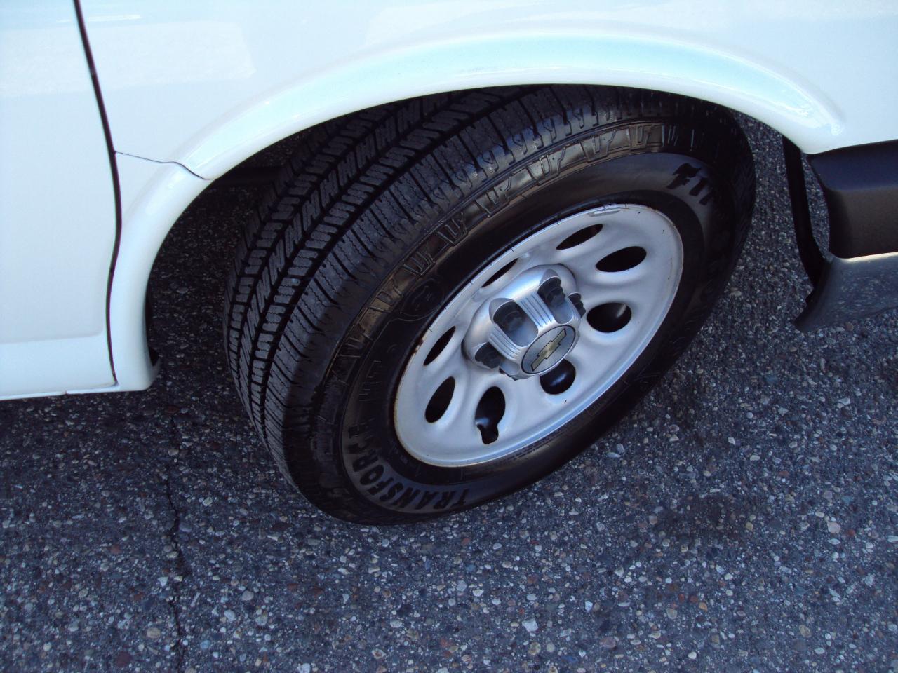 Chevrolet Express Cargo Van AWD 1500 135" 2012