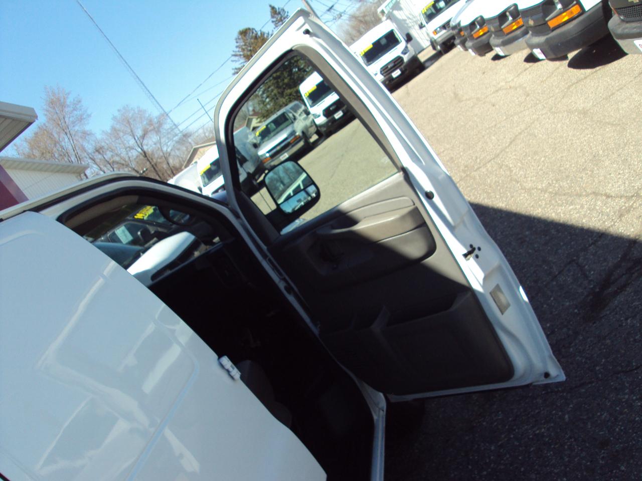 Chevrolet Express Cargo Van AWD 1500 135" 2010