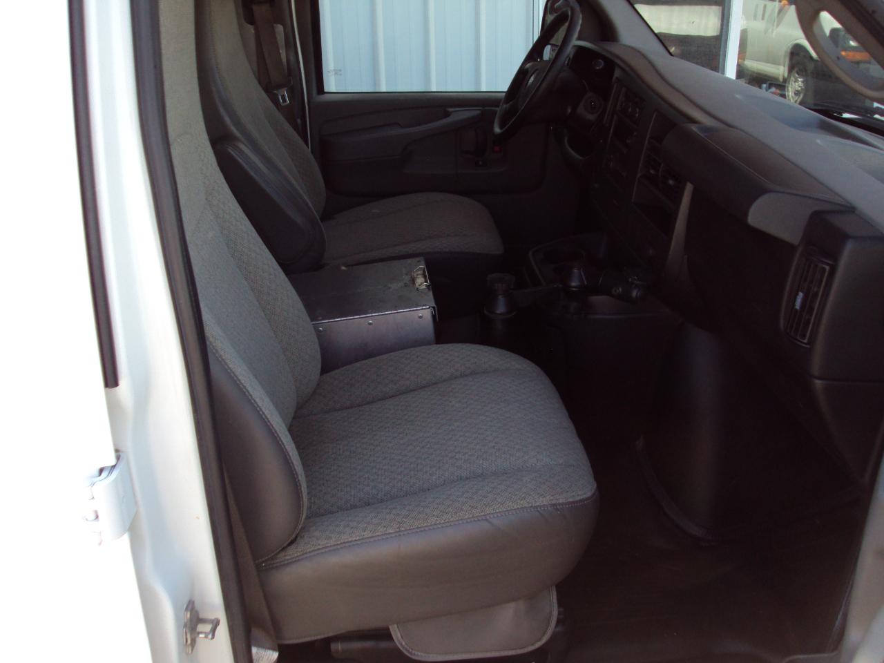 Chevrolet Express Cargo Van AWD 1500 135" 2010