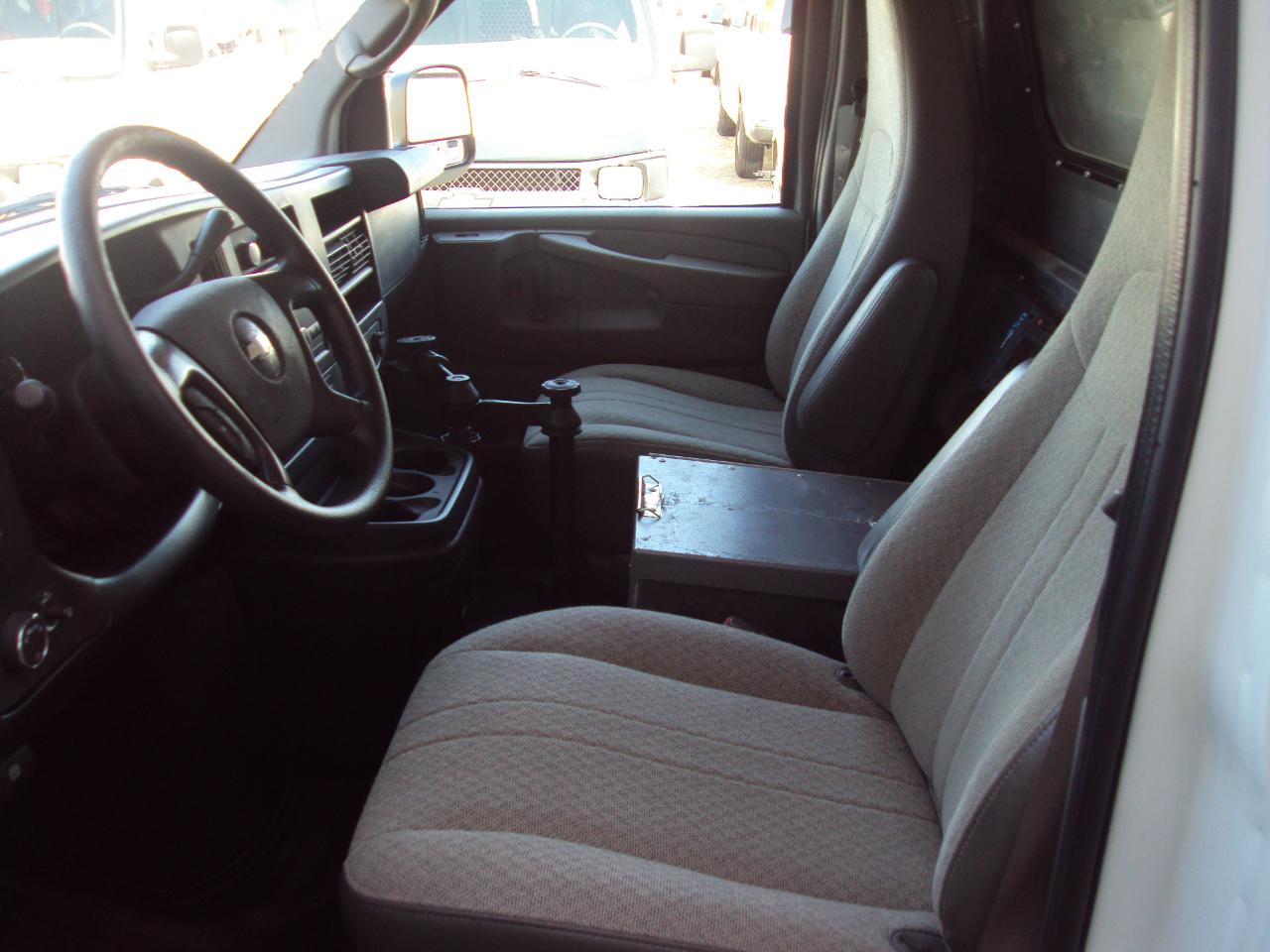 Chevrolet Express Cargo Van AWD 1500 135" 2010