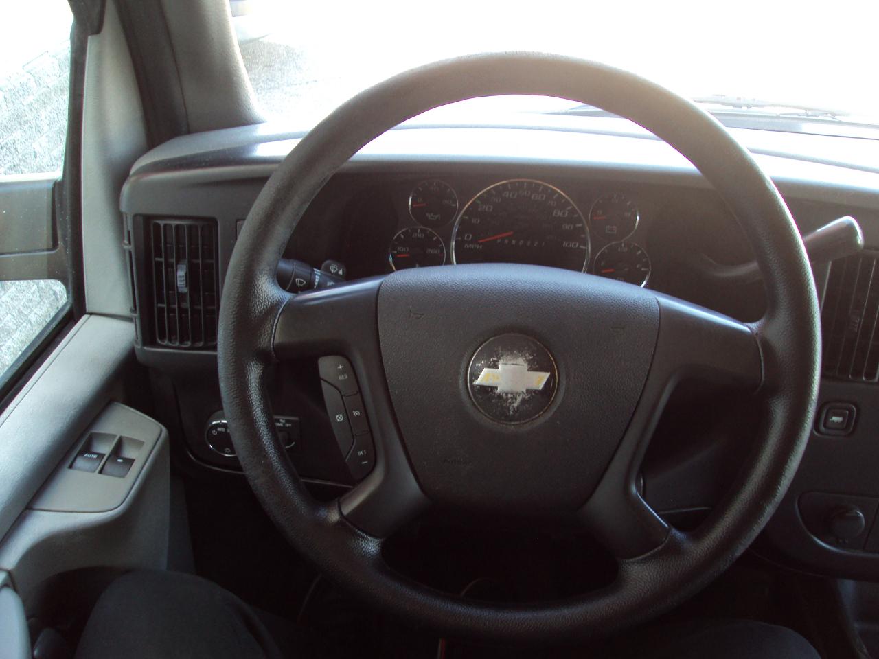 Chevrolet Express Cargo Van AWD 1500 135" 2010