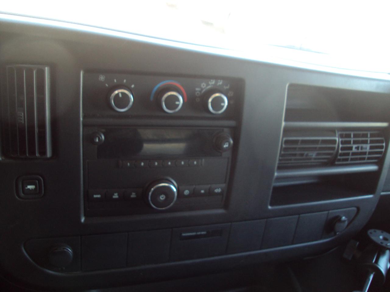 Chevrolet Express Cargo Van AWD 1500 135" 2010