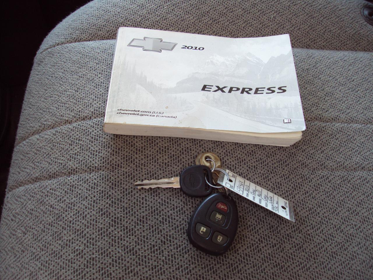 Chevrolet Express Cargo Van AWD 1500 135" 2010