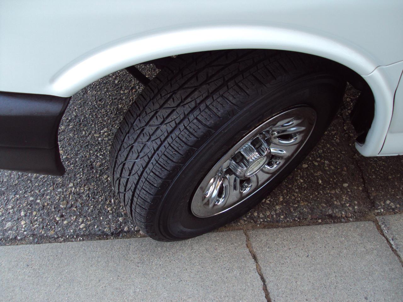 Chevrolet Express Cargo Van AWD 1500 135" 2010