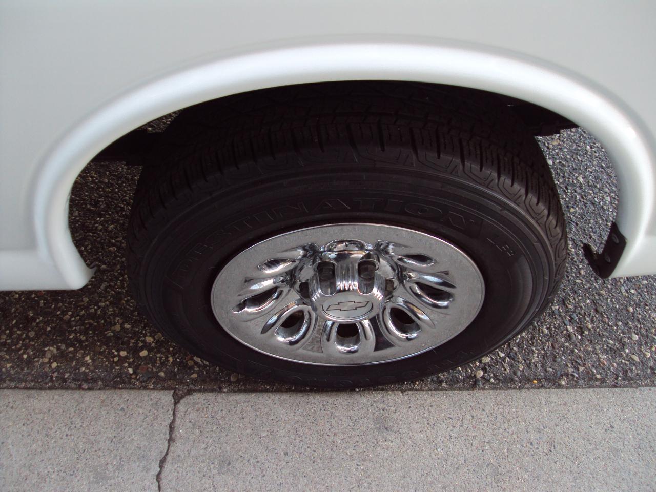 Chevrolet Express Cargo Van AWD 1500 135" 2010