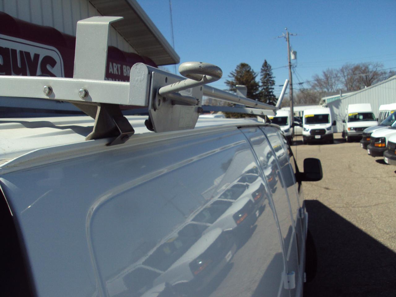 Chevrolet Express Cargo Van AWD 1500 135" 2010