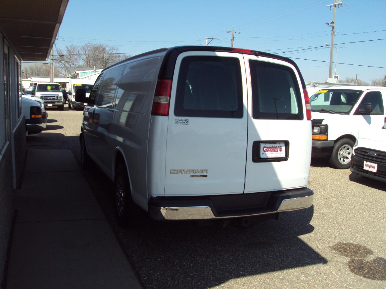 GMC Savana Cargo Van AWD 1500 135" 2012