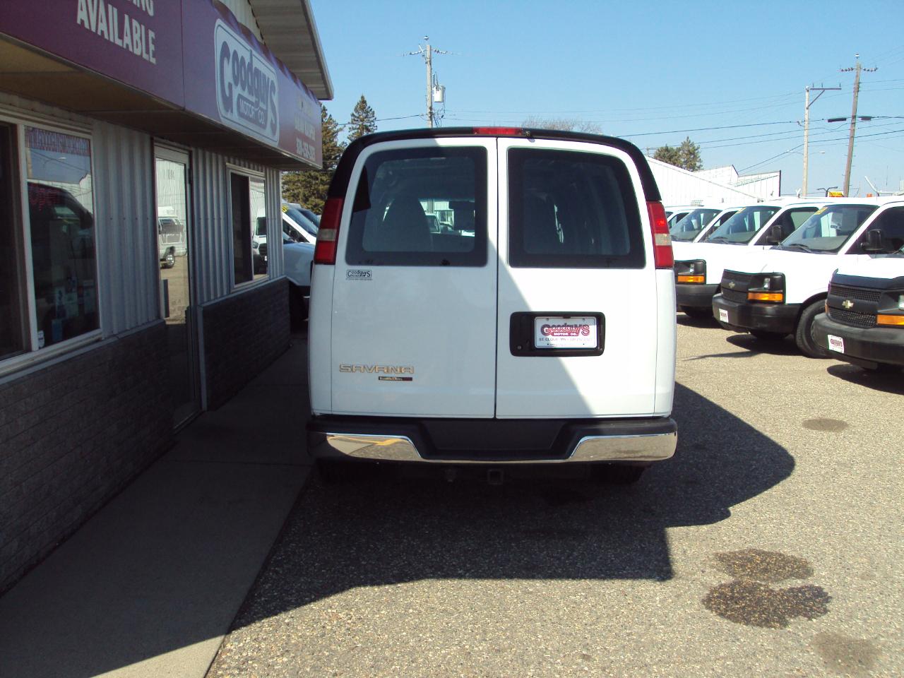 GMC Savana Cargo Van AWD 1500 135" 2012