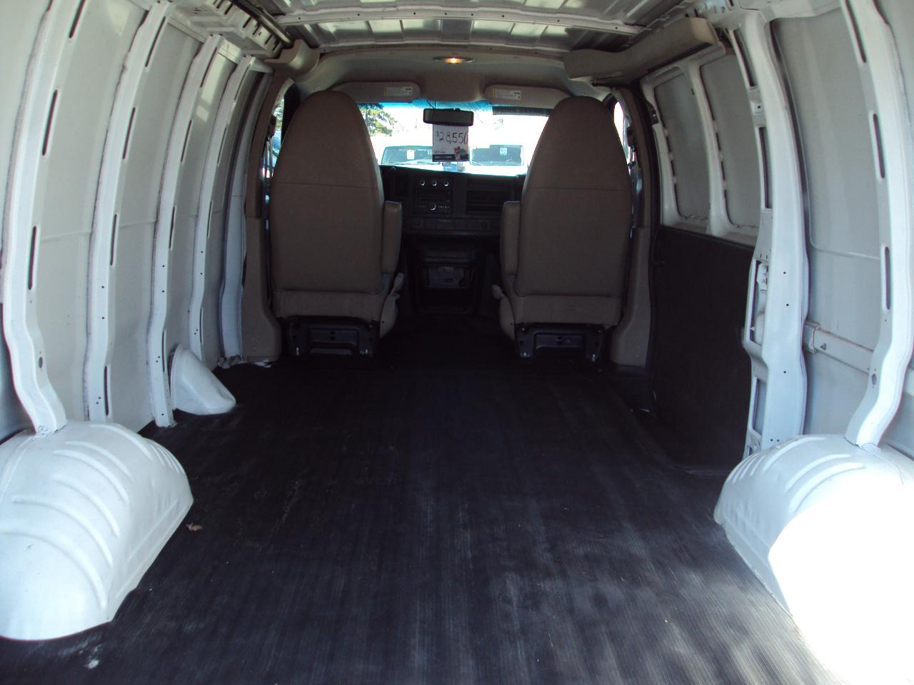 GMC Savana Cargo Van AWD 1500 135" 2012