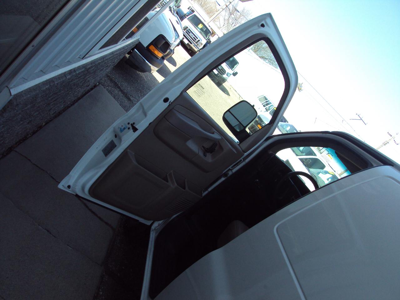 GMC Savana Cargo Van AWD 1500 135" 2012