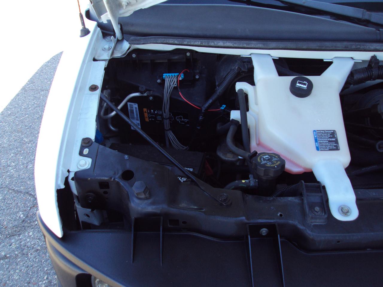 GMC Savana Cargo Van AWD 1500 135" 2012