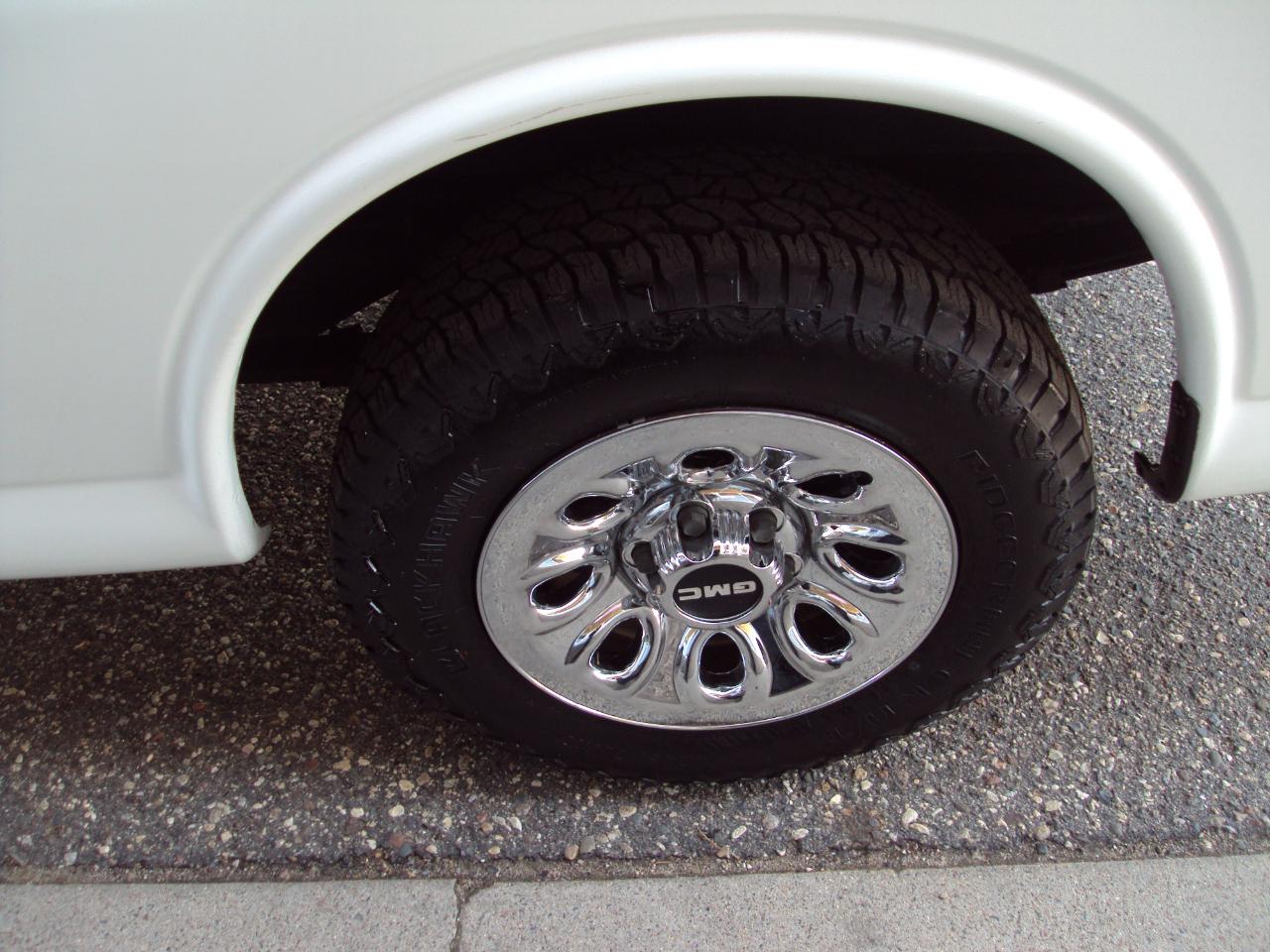 GMC Savana Cargo Van AWD 1500 135" 2012