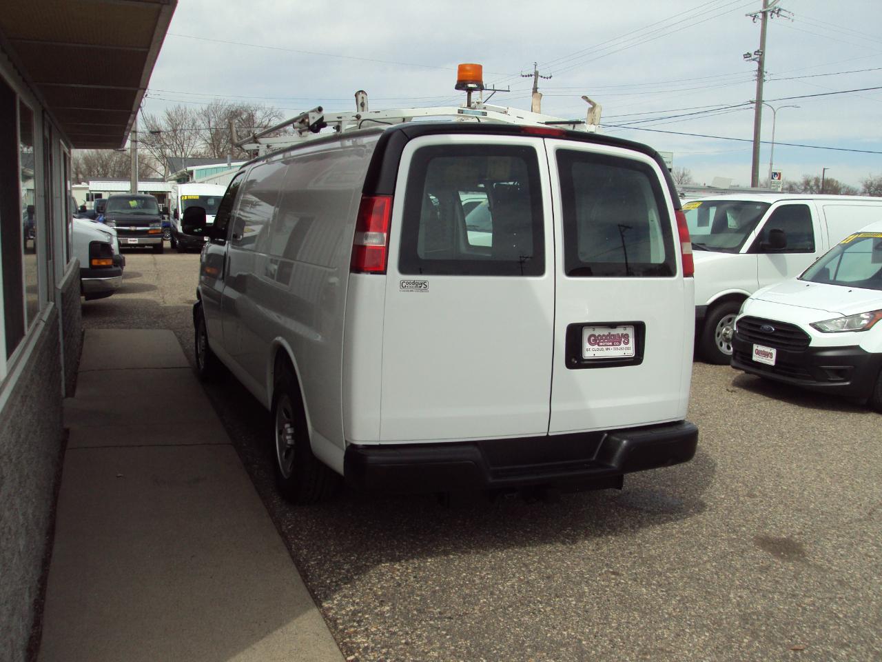 Chevrolet Express Cargo Van AWD 1500 135" 2013