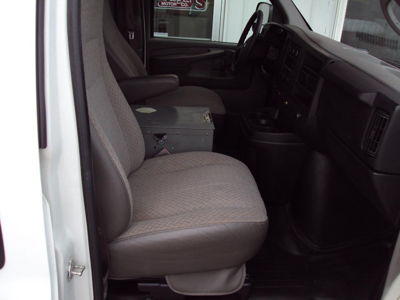 Chevrolet Express Cargo Van AWD 1500 135" 2013