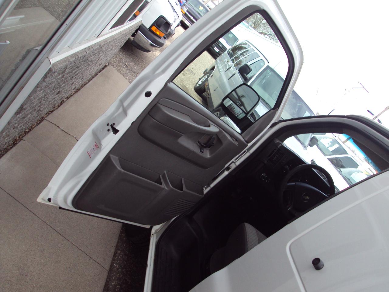 Chevrolet Express Cargo Van AWD 1500 135" 2013