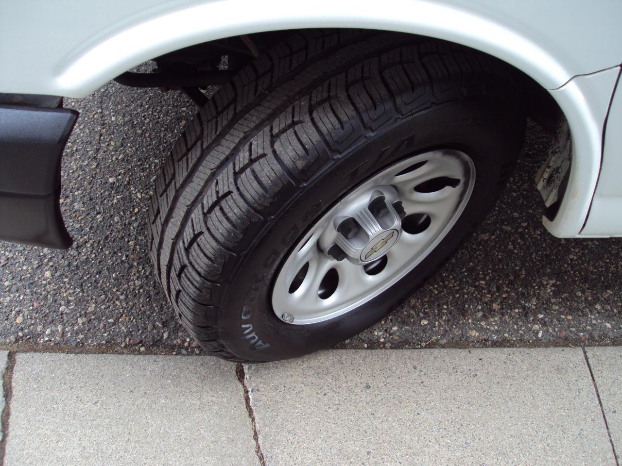 Chevrolet Express Cargo Van AWD 1500 135" 2013