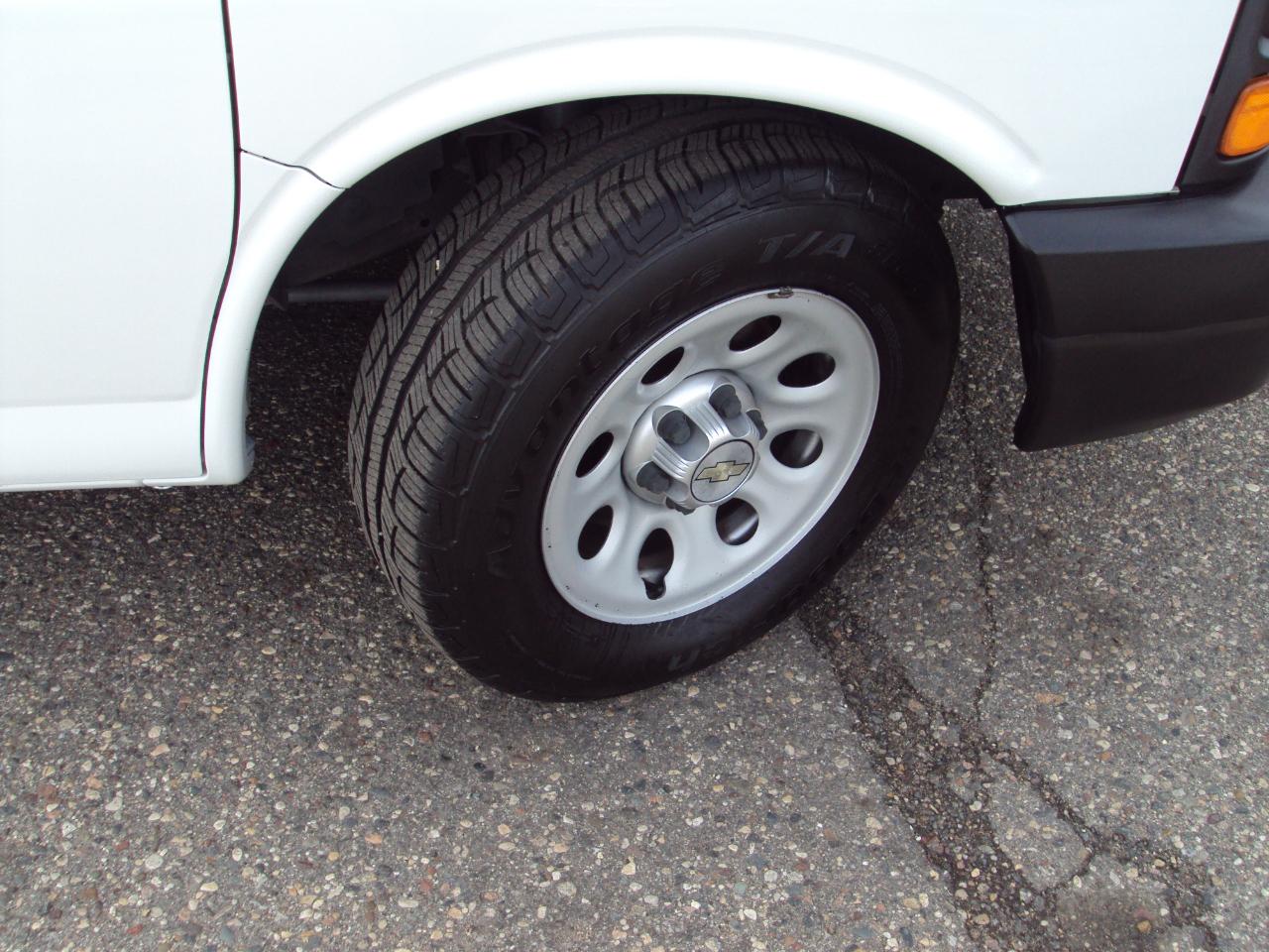 Chevrolet Express Cargo Van AWD 1500 135" 2013