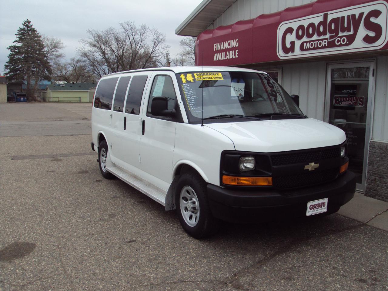 Chevrolet Express Passenger AWD 1500 135" LS 2014