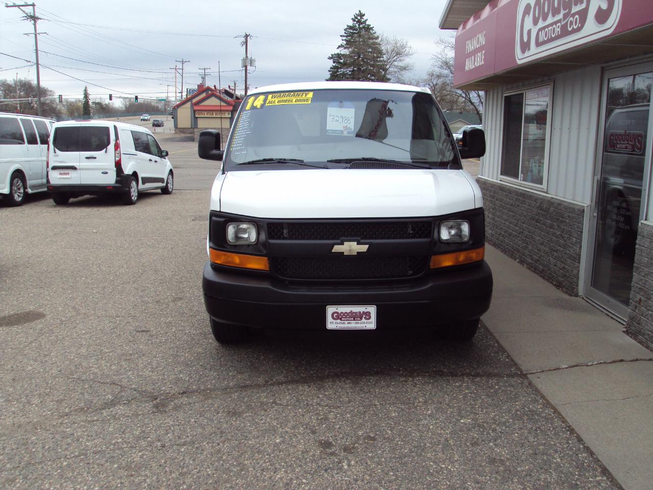 Chevrolet Express Passenger AWD 1500 135" LS 2014
