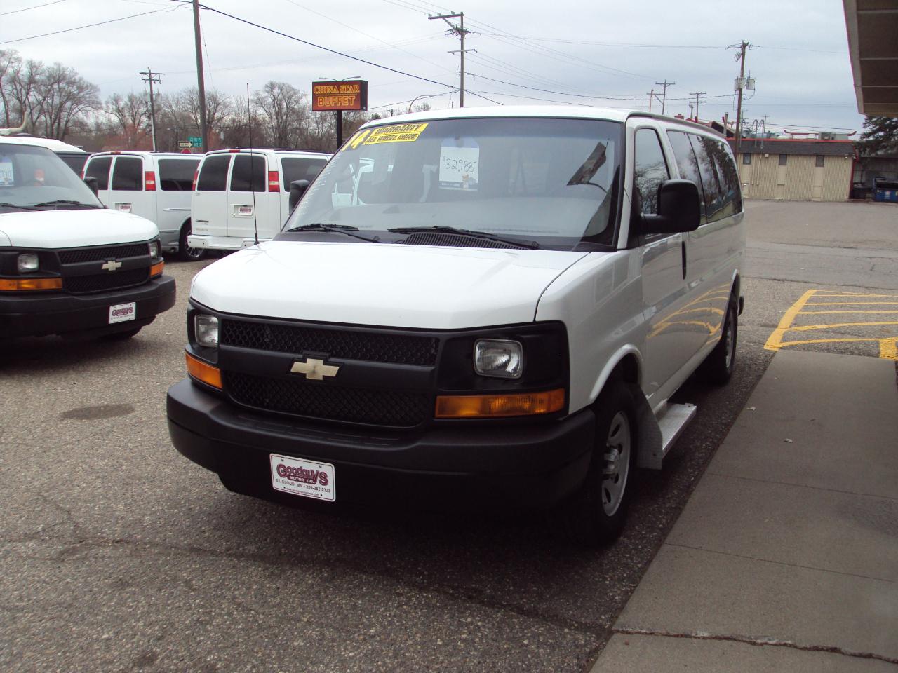 Chevrolet Express Passenger AWD 1500 135" LS 2014