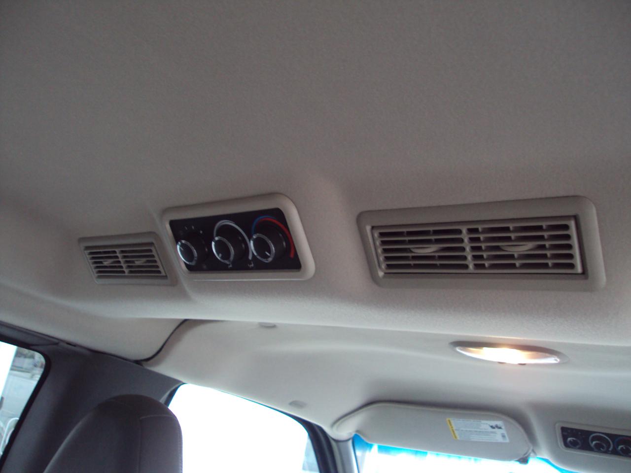 Chevrolet Express Passenger AWD 1500 135" LS 2014