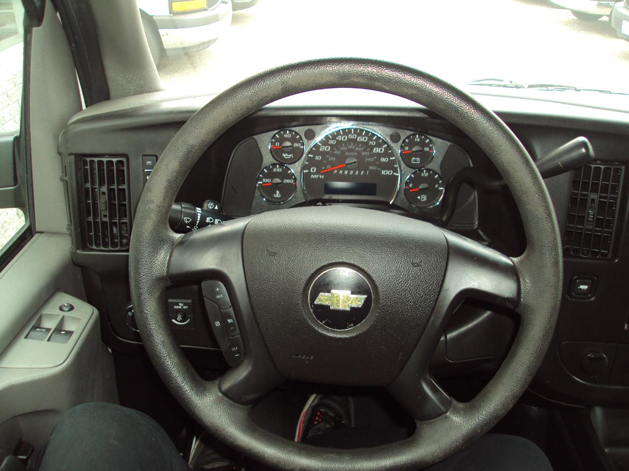 Chevrolet Express Passenger AWD 1500 135" LS 2014