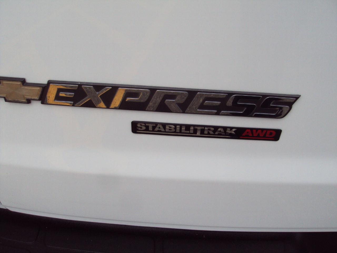 Chevrolet Express Passenger AWD 1500 135" LS 2014