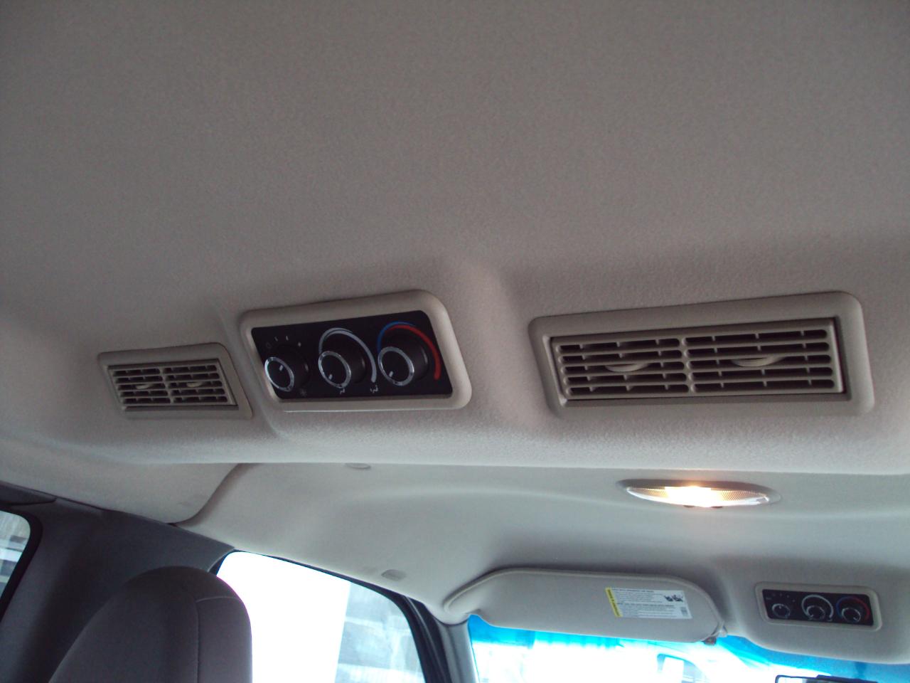 Chevrolet Express Passenger AWD 1500 135" LS 2014