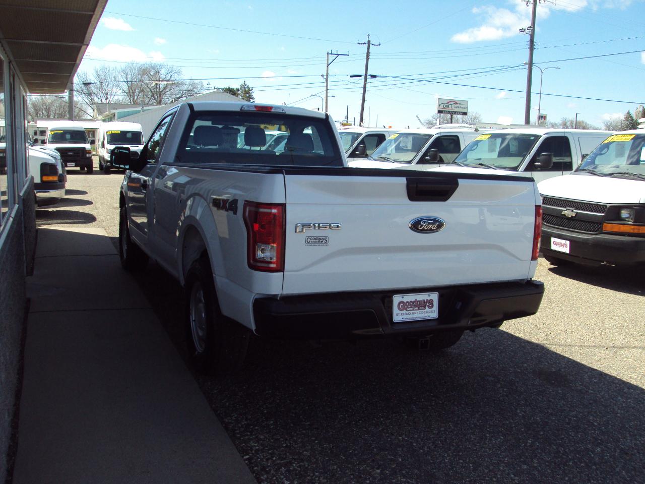 Ford F-150 XLT 4WD Reg Cab 8' Box 2017