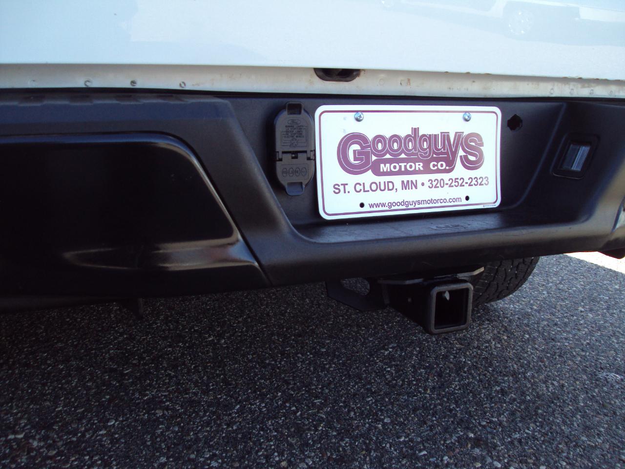 Ford F-150 XLT 4WD Reg Cab 8' Box 2017