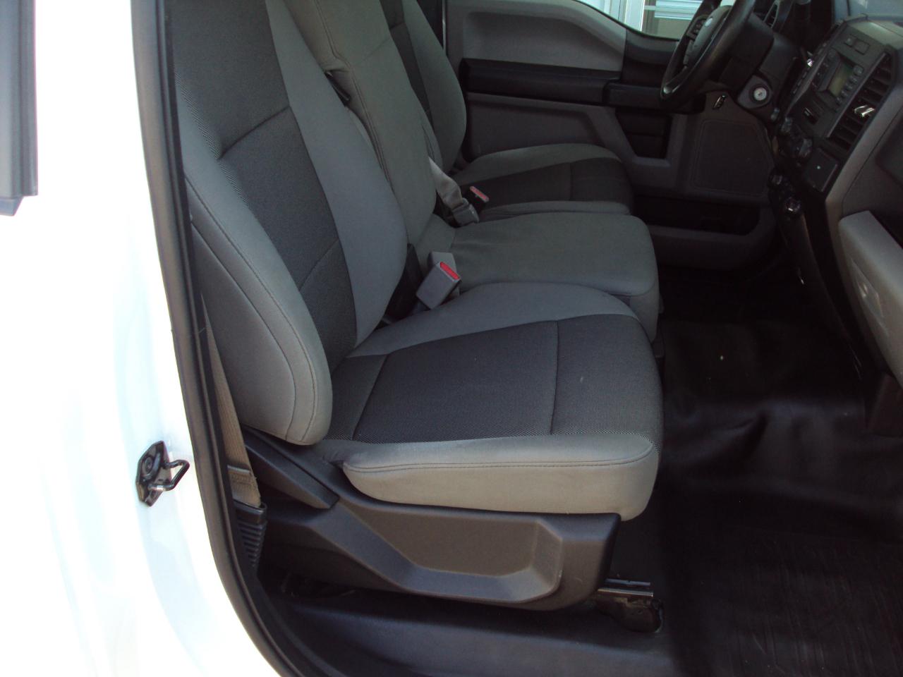 Ford F-150 XLT 4WD Reg Cab 8' Box 2017