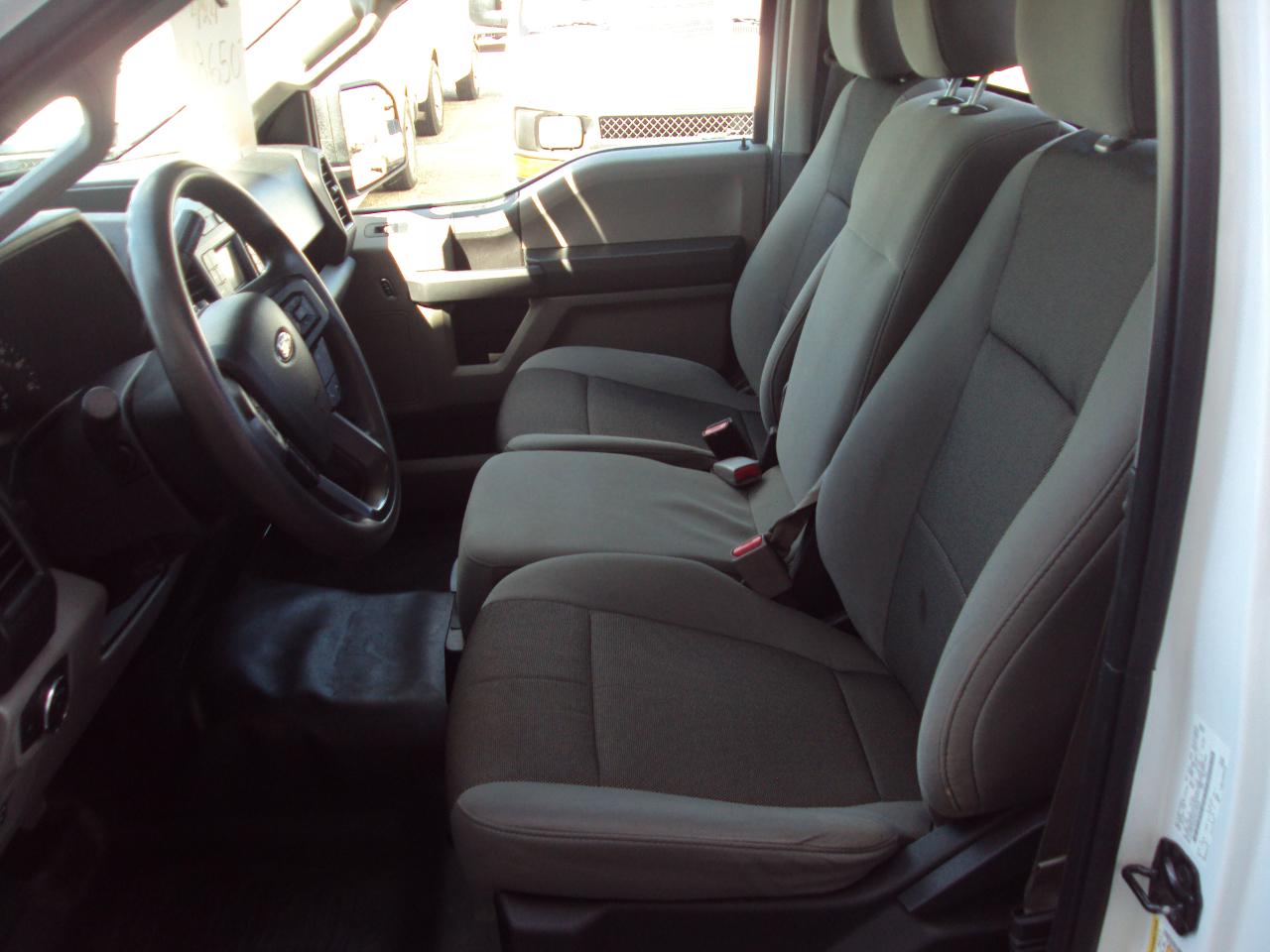 Ford F-150 XLT 4WD Reg Cab 8' Box 2017